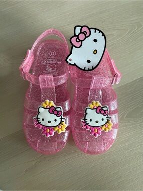 Hello Kitty Pink Glitter Jelly Sandals with Flower Charms